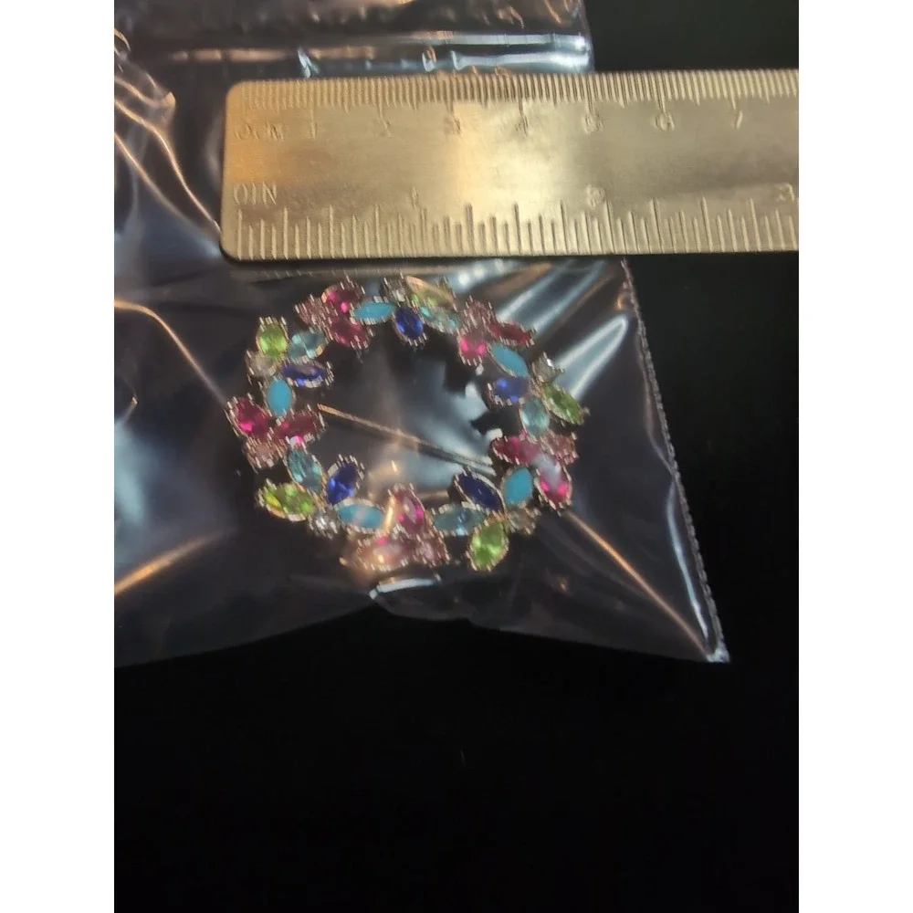 Rhinestone Wreath Brooch Multicolor Gold Tone Closed Back